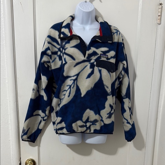 Patagonia Synchilla Navy and Beige Floral Fleece Pullover - Picture 1 of 16